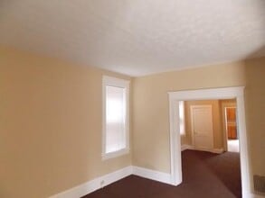 213 E Garfield St in Belleville, IL - Building Photo - Building Photo