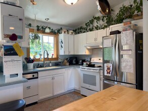 2920 Wiley Post Ave in Anchorage, AK - Building Photo - Building Photo