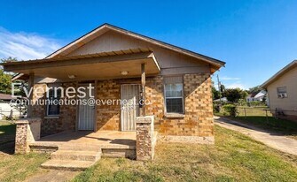 1318 W 13th St in Little Rock, AR - Building Photo