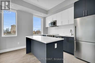 664-664 Spadina Ave. in Toronto, ON - Building Photo - Building Photo