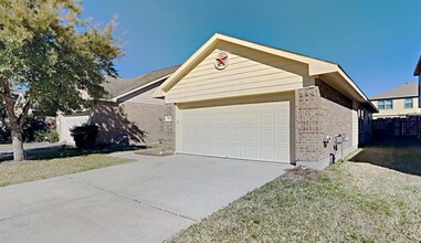 10543 Harbor Canyon Dr in Humble, TX - Foto de edificio - Building Photo