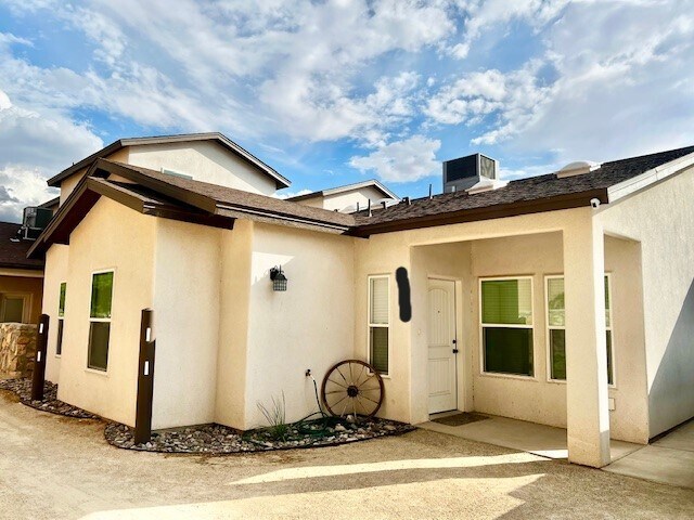 305 Wall Ave in Las Cruces, NM - Building Photo
