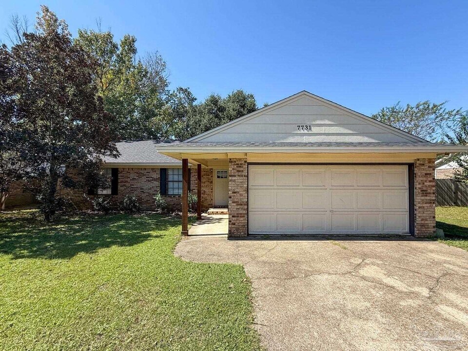 7731 Beechwood Dr in Pensacola, FL - Building Photo