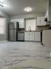 337 Bradley Woods Ct NW in Lilburn, GA - Building Photo - Building Photo