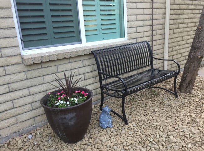 property at 1628 Lindley Dr