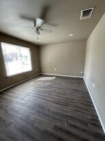7412 5th St in Lubbock, TX - Building Photo