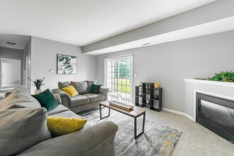 Somerset Park in Bath, MI - Building Photo - Building Photo