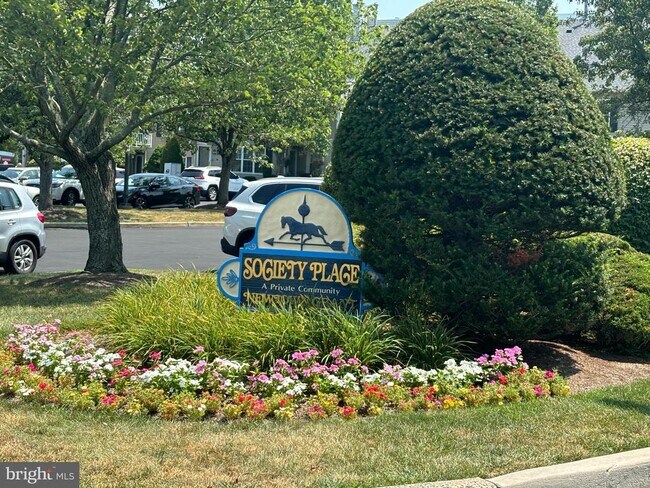 property at 2701 Society Pl