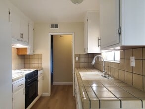 5828 El Zuparko Dr in San Jose, CA - Foto de edificio - Building Photo