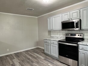 1409 Wolfe City Dr in Greenville, TX - Building Photo - Building Photo