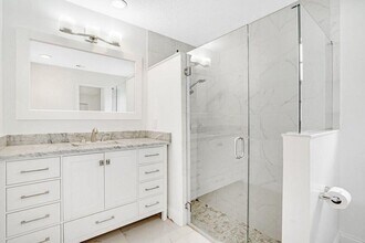9044 Pine Springs Dr in Boca Raton, FL - Building Photo - Building Photo