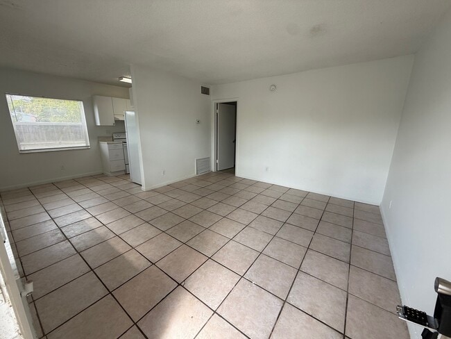 225 NW 8th St in Fort Lauderdale, FL - Foto de edificio - Building Photo