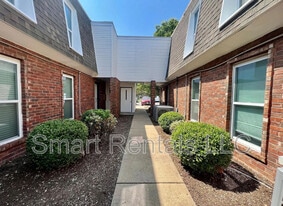 9955 Chateau Roi Dr in Affton, MO - Building Photo