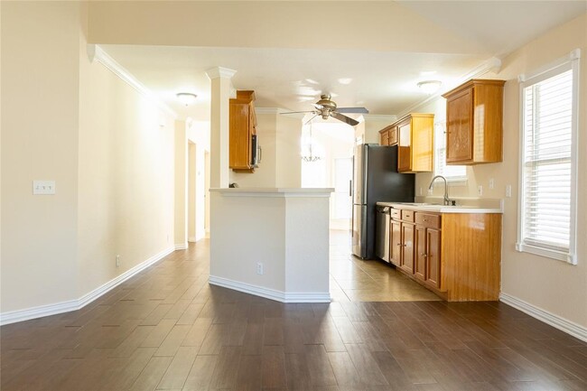 13921 Greinert Dr in Pflugerville, TX - Foto de edificio - Building Photo