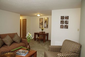 Rockport Apartments in Cleveland, OH - Building Photo - Interior Photo