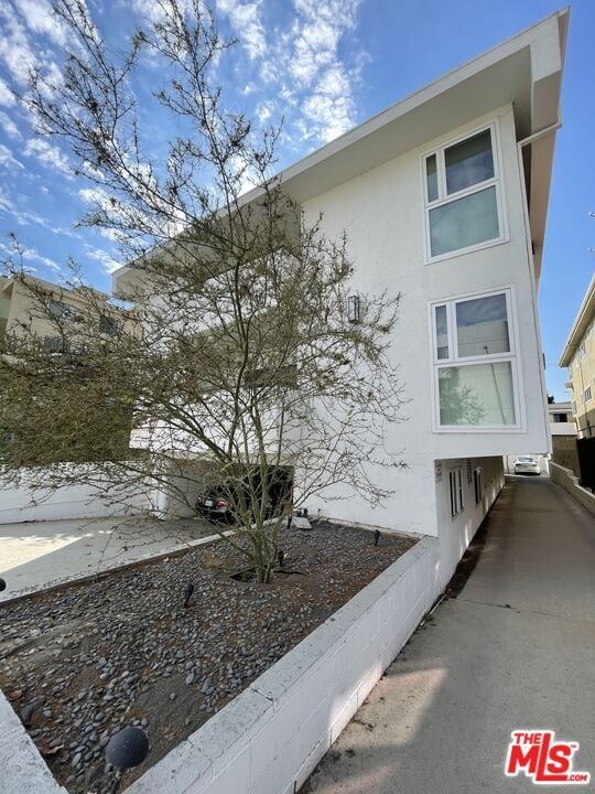 property at 1051 S Sherbourne Dr