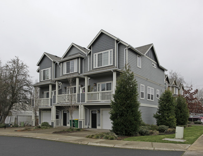 Menlo Gardens Apartments in Beaverton, OR - Building Photo - Building Photo