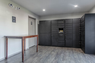 Raintree Apartments in Baytown, TX - Building Photo - Interior Photo