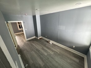 804 W Mulberry St in Coal Township, PA - Building Photo - Building Photo