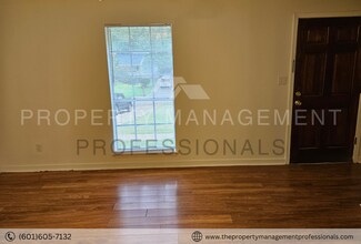 2835 Glenderry St in Jackson, MS - Foto de edificio - Building Photo