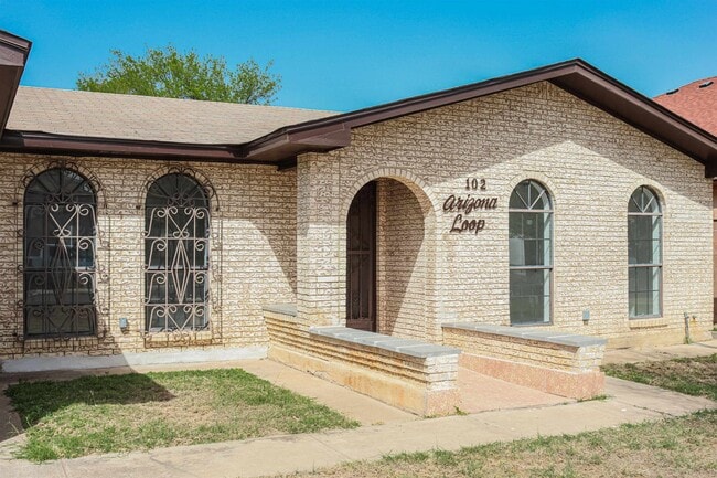 102 Arizona Loop in Laredo, TX - Building Photo - Building Photo