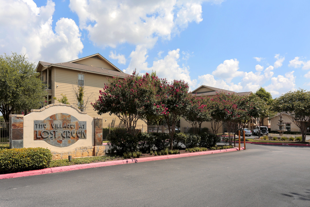 The Villages at Lost Creek in San Antonio, TX - Foto de edificio