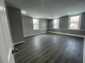 201 W Main St in Elbridge, NY - Building Photo - Building Photo