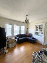 44 Chetwynd Rd in Somerville, MA - Building Photo - Building Photo