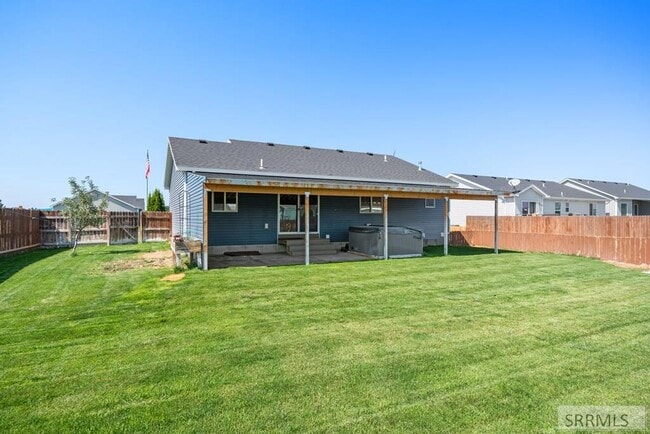 3670 N Rain Tree St in Idaho Falls, ID - Building Photo - Building Photo