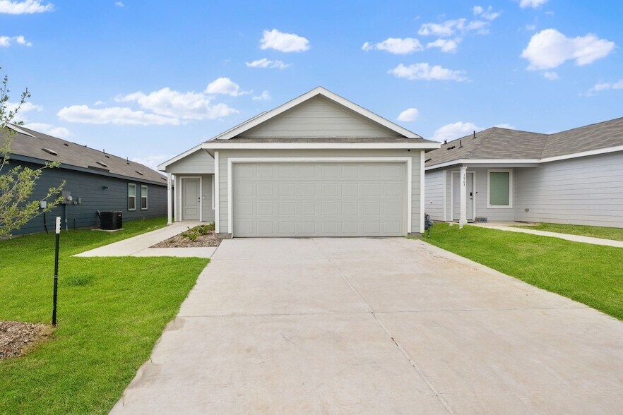 3912 Pontchartrain Pkwy in Sherman, TX - Building Photo