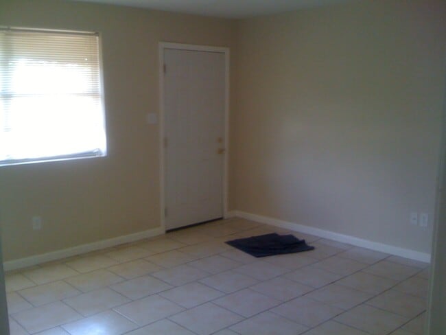 2350 Lyndell Dr, Unit C