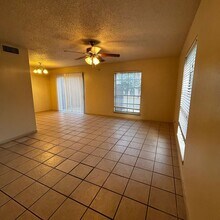 7204 Creekside Dr in Austin, TX - Building Photo - Building Photo