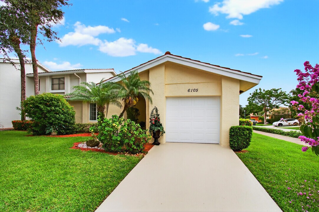 6105 Via Laguna Ln in Boca Raton, FL - Building Photo