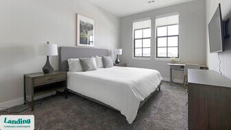 1215 Sawyer St, Unit 442 in Houston, TX - Building Photo