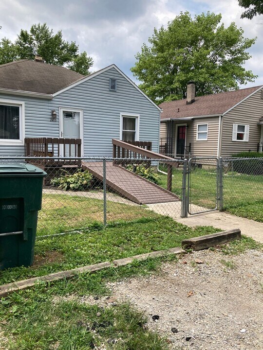 2415 S Beacon St in Muncie, IN - Building Photo