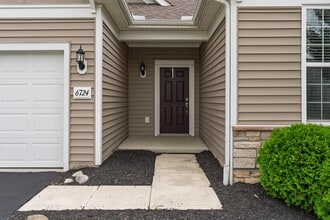 6724 Cat Singer Cir in Hilliard, OH - Building Photo - Building Photo