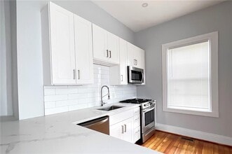 64 Willow St in Providence, RI - Building Photo - Building Photo