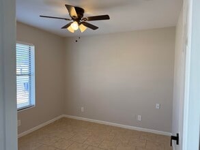 5816 Longoria Loop in Laredo, TX - Building Photo - Building Photo