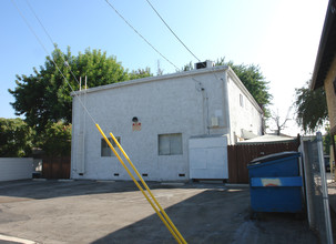 5825 Hazeltine Ave in Van Nuys, CA - Building Photo - Building Photo