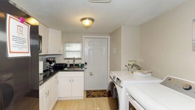 3910 E Fern St in Tampa, FL - Building Photo - Building Photo