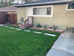 1960 Claremont Dr in San Bruno, CA - Building Photo - Building Photo