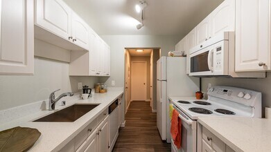 Link 14 in Seattle, WA - Building Photo - Interior Photo