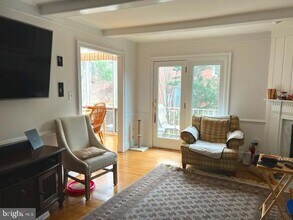 8033 Quarry Ridge Way in Bethesda, MD - Building Photo - Building Photo