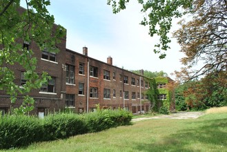 1835 Noble Rd in East Cleveland, OH - Building Photo - Building Photo