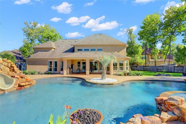 property at 14 Pravia Path Dr