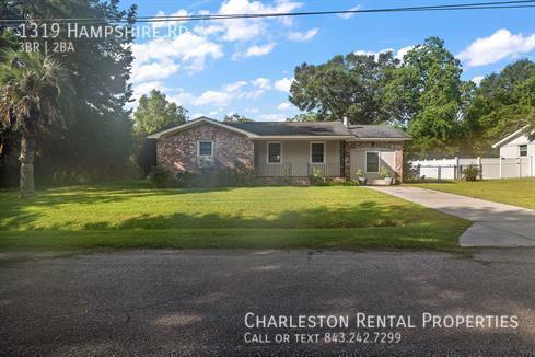 1319 Hampshire Rd in Charleston, SC - Building Photo