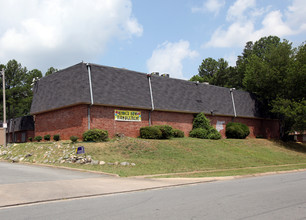 West Plaza Apartments in Little Rock, AR - Building Photo - Building Photo