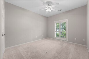 165 W Shadowpoint Cir in Spring, TX - Building Photo