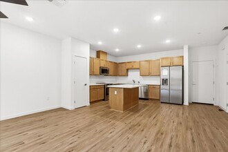 6117 Bridgecross Dr in Sacramento, CA - Building Photo - Building Photo