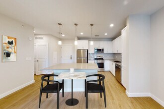 290 Mishawum Rd-Unit -FL1-ID1673A in Woburn, MA - Foto de edificio - Building Photo